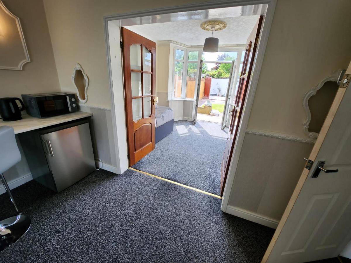 Sheldon Shared House Hotel Solihull Exterior photo