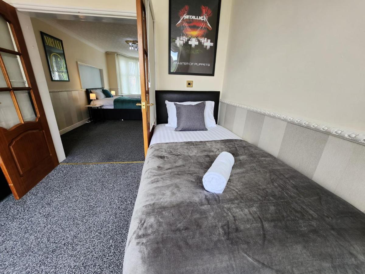 Sheldon Shared House Hotel Solihull Exterior photo