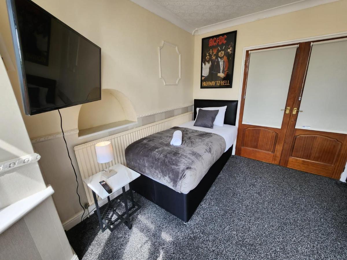 Sheldon Shared House Hotel Solihull Exterior photo
