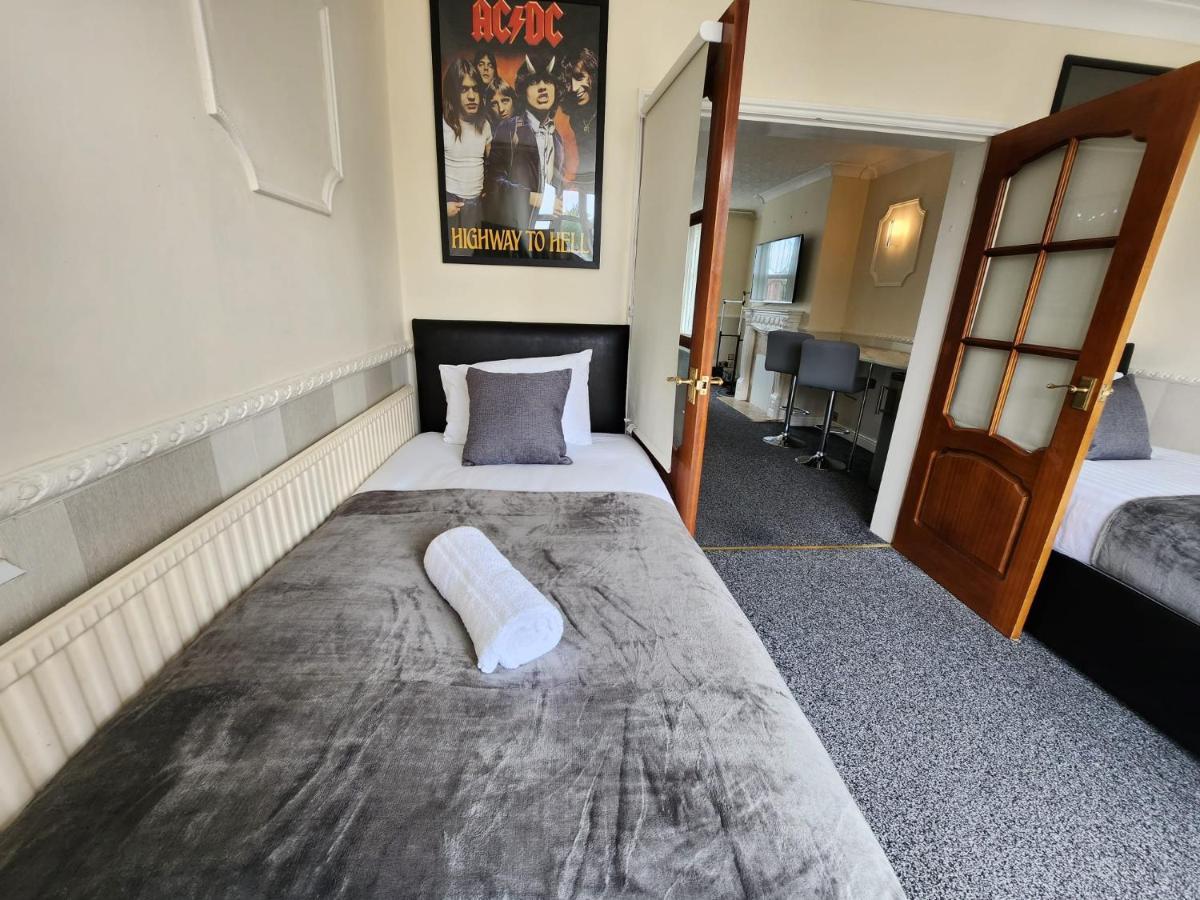 Sheldon Shared House Hotel Solihull Exterior photo