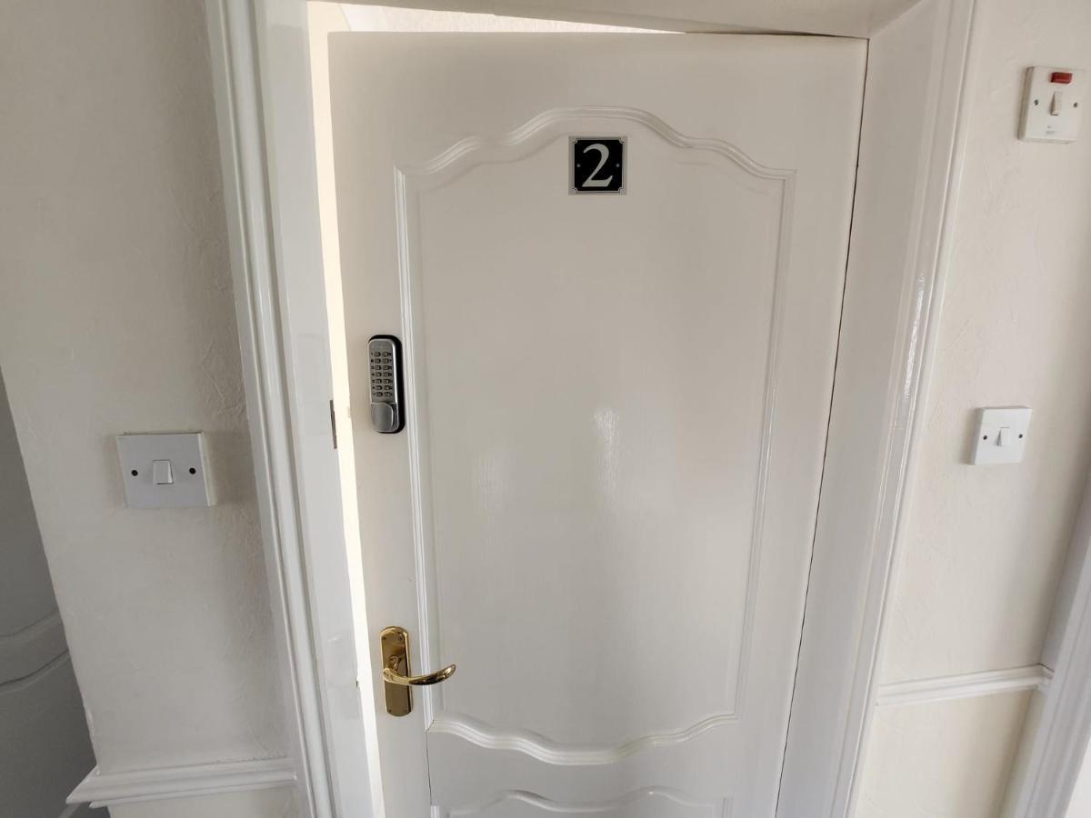 Sheldon Shared House Hotel Solihull Exterior photo